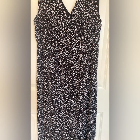 RW&Co. / Thyme Maternity Dress. NWT - Picture 6 of 10